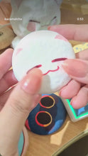 Load and play video in Gallery viewer, [FAN MADE MERCHANDISE] [PREORDER] YUMMY BUNS! PLUSH BADGE HONKAI STARRAIL
